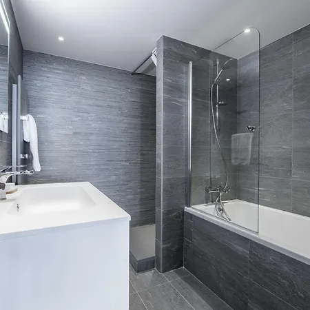 Splendide Appart 6-7 Pers A Village, Centre Station, Skis Aux Pieds, Spa Inclus - Fr-1-631-193 Apartment *